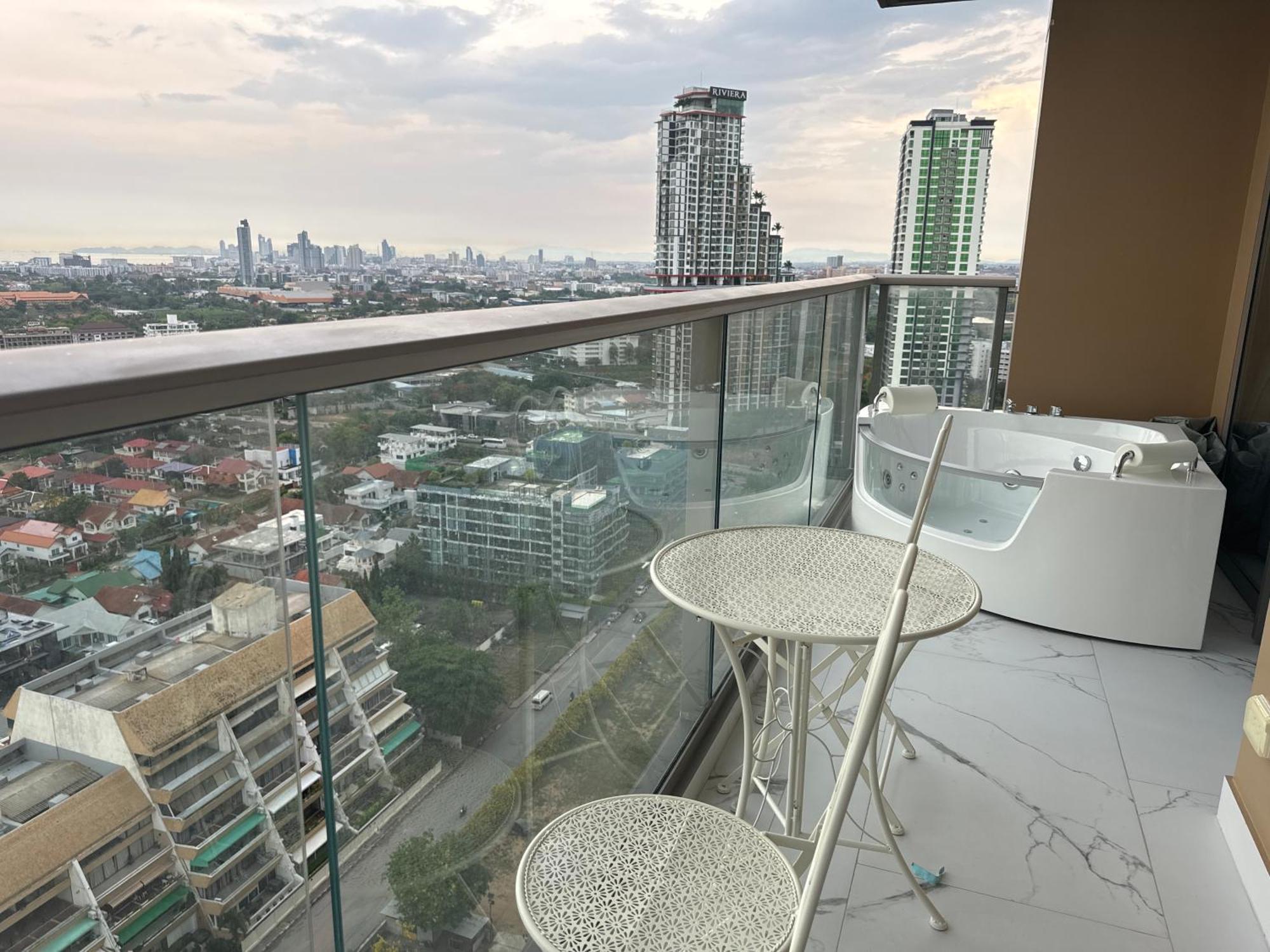 Copacabana Beach Jomtien 科帕卡巴纳海乔木提安海滩毗邻乔木提安夜市 Екстер'єр фото