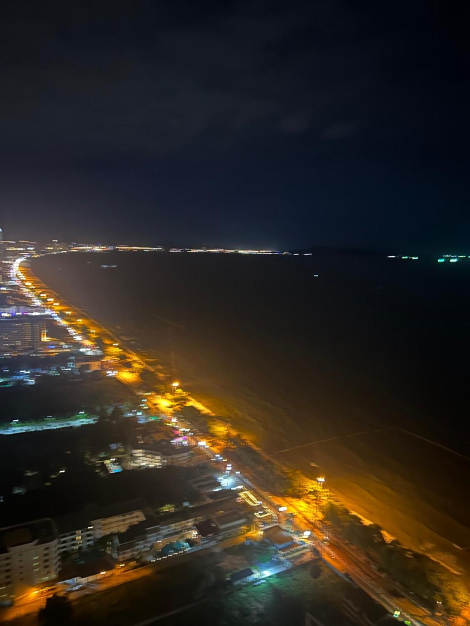 Copacabana Beach Jomtien 科帕卡巴纳海乔木提安海滩毗邻乔木提安夜市 Екстер'єр фото