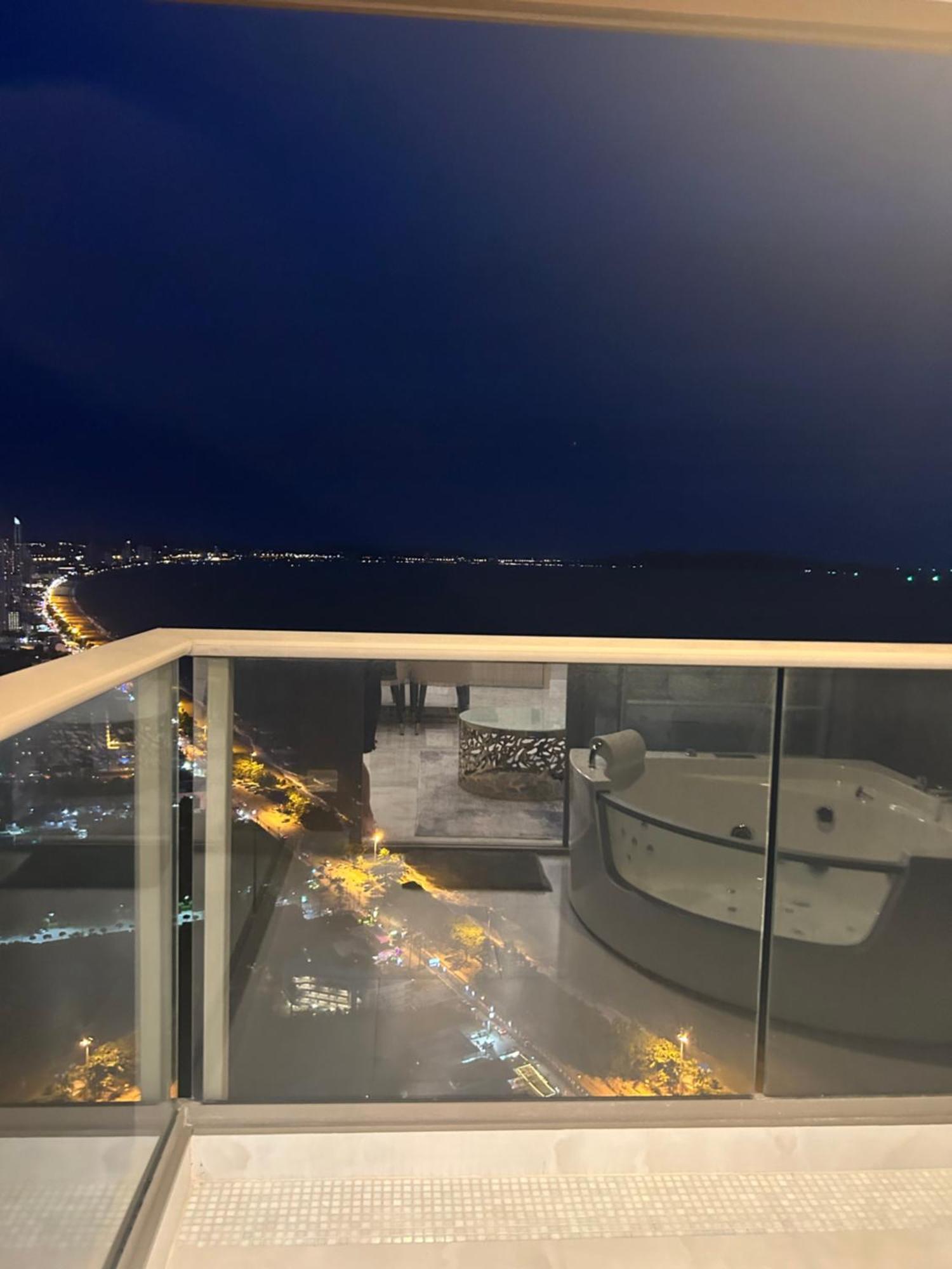 Copacabana Beach Jomtien 科帕卡巴纳海乔木提安海滩毗邻乔木提安夜市 Екстер'єр фото